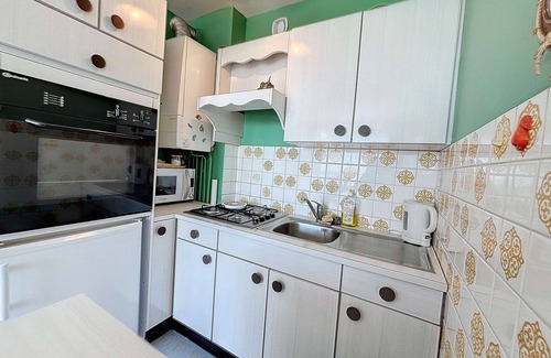 Granville Apartment | Apartment in central Granville with balcony, 300m from the beach and casino