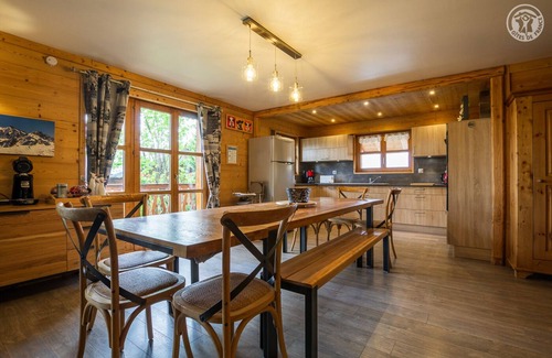 Les Saisies Apartment | Apartment in chalet at les saisies center