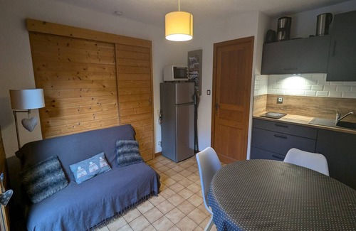 Chatel Apartment | Apartment in Chatel with balcony