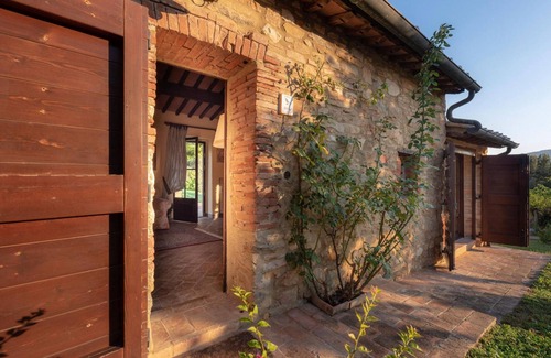 Simignano House | Apartment in Chianti With Pool ID 455