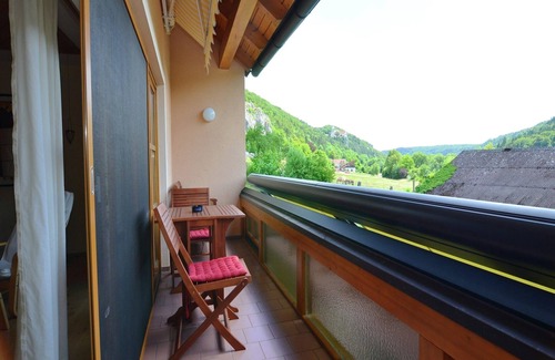 Prunn Apartment | Apartment in Prunn Bavaria with garden