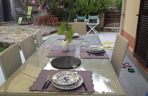 La Foce Apartment | Apartment in early 20th century villa with garden