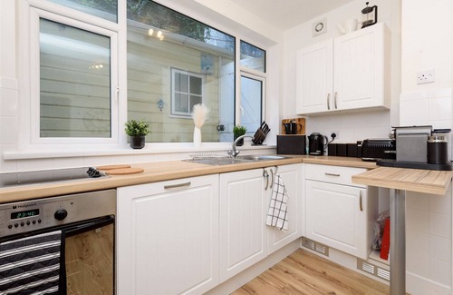 West Looe House | Apartment in fabulous position with sea and harbour views!