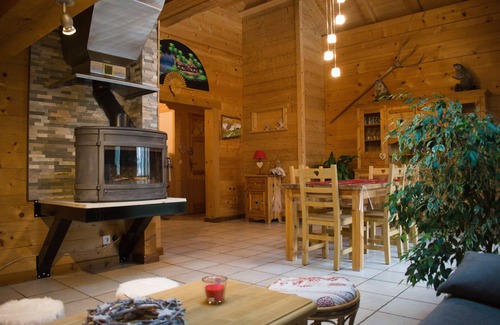 Saint-Jean-de-Sixt Apartment | Apartment in spacious chalet 4/6 people, 80 m2, 2 bedrooms