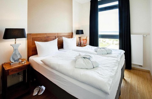 Glowe Apartment | Apartment in Glowne with balcony
