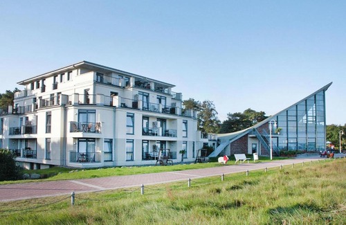 Glowe Apartment | Apartment in Glowne with balcony