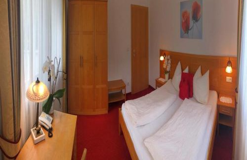 Coldrano Apartment | Apartment in Goldrain with Pool & Mountain Views