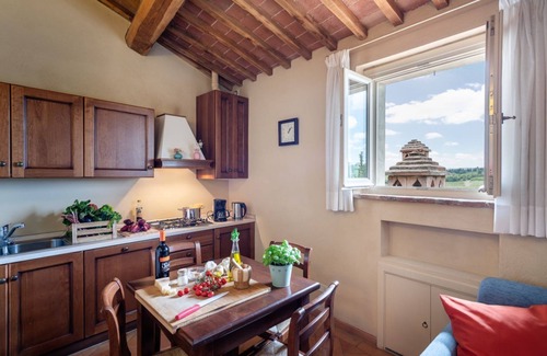 Siena Apartment | Apartment in historic Villa "IL MANGIA": view & authentic hospitality in Siena