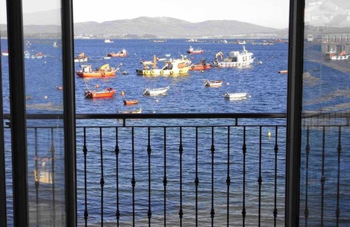 Isla de Arosa Apartment | Apartment in La Illa with sea views