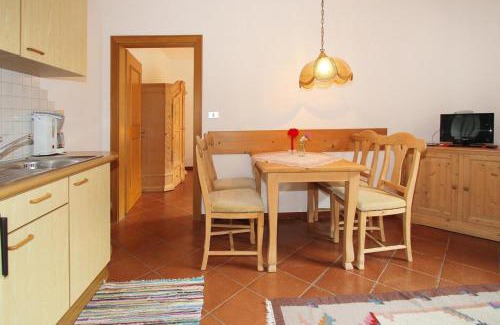 Laces Apartment | Apartment in Latsch with Indoor Pool & Garden
