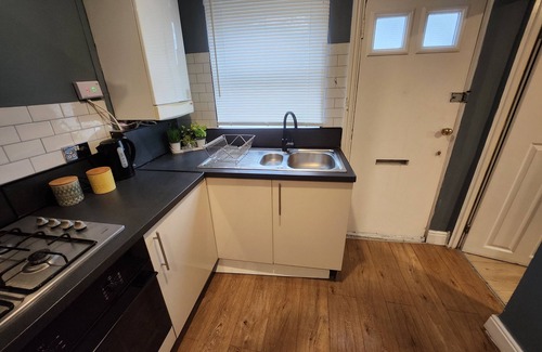 Cathall Apartment | Apartment in london minute walk to metro, near Stratford nn