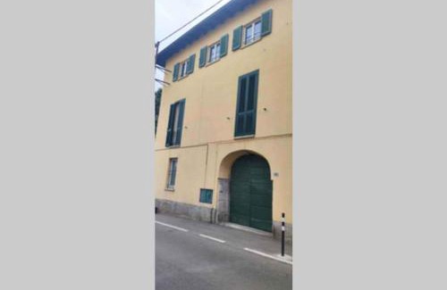 Cremnago Apartment | Apartment in Lurago Derba - Como Provinz 42304
