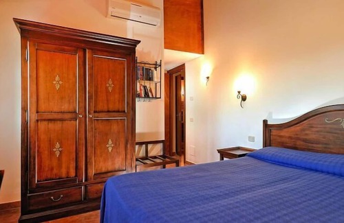 Magliano in Toscana Apartment | Apartment in Magliano with bar