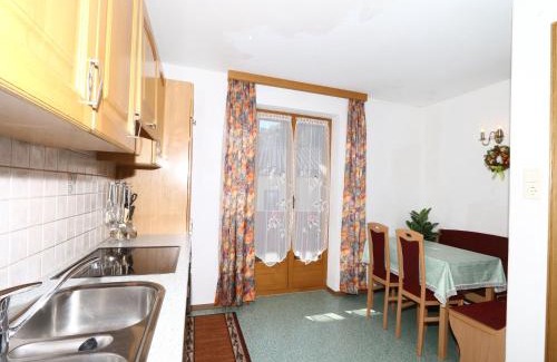 Brandberg Apartment | Apartment in Mayrhofen with a balcony