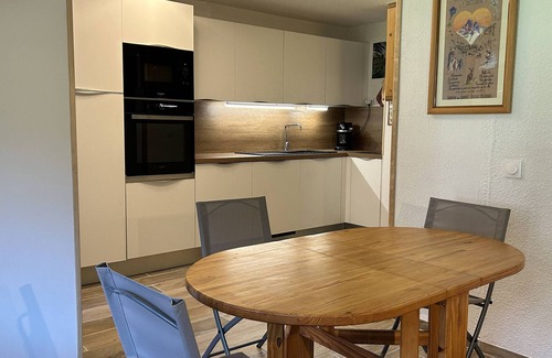 Meribel-Mottaret Apartment | Apartment in Méribel with balcony, direct slope access and equipped kitchen
