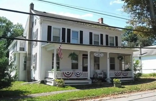 Milford Apartment | Apartment in Milford. Close to Dreams Park and National Baseball Hall of fame.
