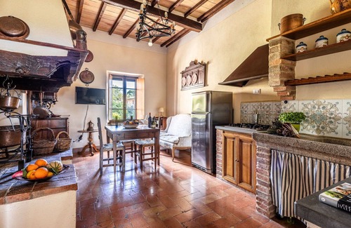 Pienza Apartment | Apartment in Monticchiello with 2 bedrooms sleeps 4