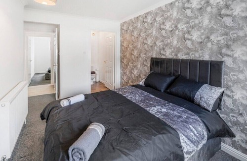 Coatbridge Apartment | Apartment in North Lanarkshire