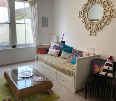 Old Town Hastings Apartment | Apartment in Old Town near the beach
