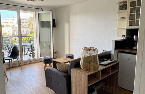 Pontaillac Apartment | Apartment in residence with swimming pool, near Pontaillac page and casino