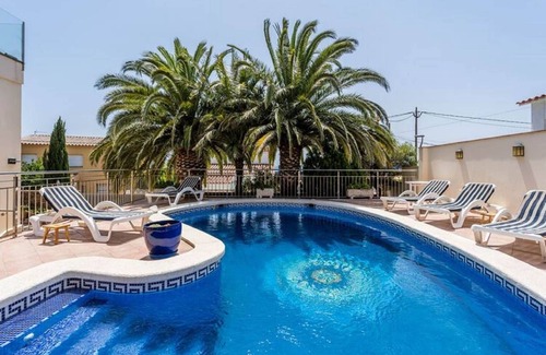El Mas Fumats Apartment | Apartment in Rosas with Private Pool & Bay View
