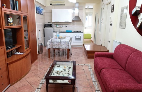 Rione Sanita House | Apartment in the center with free parking.