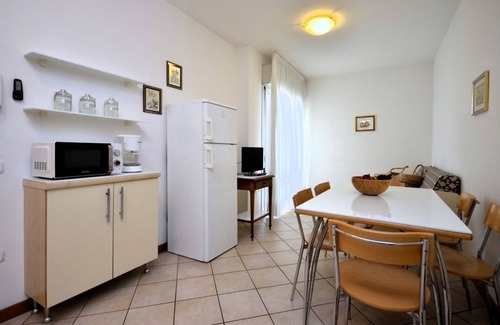 Bibione Apartment | Apartment in the city centre with pool