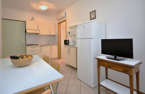 Bibione Apartment | Apartment in the city centre with pool