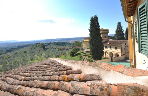 Fiesole Apartment | Apartment in the green, ideal for family reunions and stays of friends