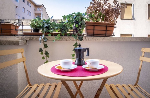 Livorno Apartment | Apartment in the heart of the city with secured parking space