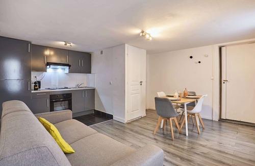 Porte-Saint-Martin Apartment | Apartment in the heart of Paris 4 people