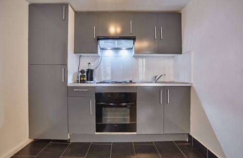 Porte-Saint-Martin Apartment | Apartment in the heart of Paris 4 people