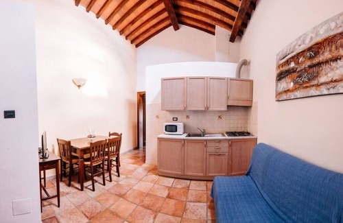 Riparbella House | Apartment in the green of Tuscany with swimming pool Residence Il Granaio