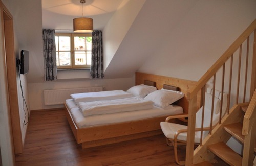 Munchen District Apartment | Apartment in the village between Munich and the Alps