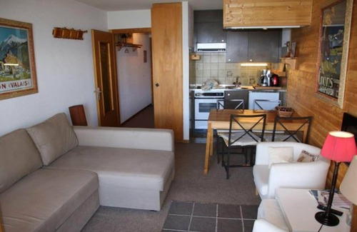 Nendaz Apartment | Apartment in Veysonnaz with balcony