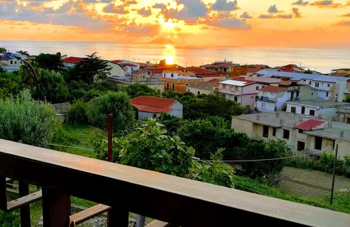 Santa Domenica Apartment | apartment in villa with sea view "Casa nel verde"
