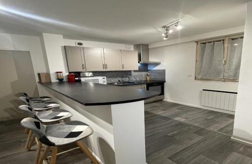 Yvre-l'Eveque Apartment | Apartment in Yvré-l Évêque near Le Mans Circuit
