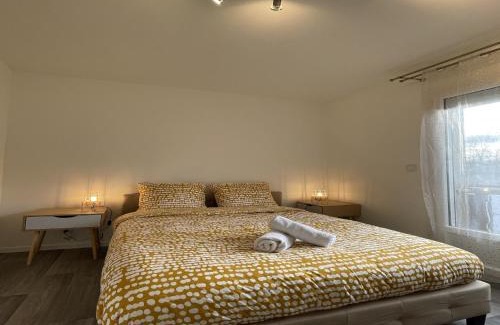 Yvre-l'Eveque Apartment | Apartment in Yvré-l Évêque near Le Mans Circuit