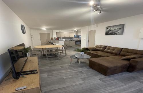 Yvre-l'Eveque Apartment | Apartment in Yvré-l Évêque near Le Mans Circuit