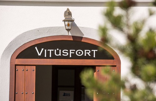 Hopfen am See Apartment | Apartment "Irish Whisky Suite" in the Vitusfort house