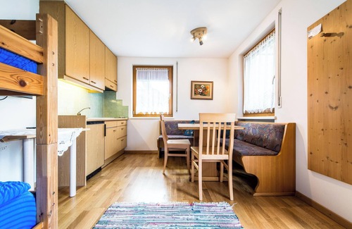 Caminata di Tures Apartment | Apartment "Issingerhof 2" with Mountain View, Terrace & Wi-Fi