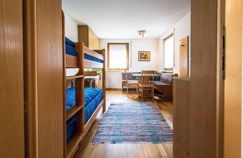 Caminata di Tures Apartment | Apartment "Issingerhof 2" with Mountain View, Terrace & Wi-Fi