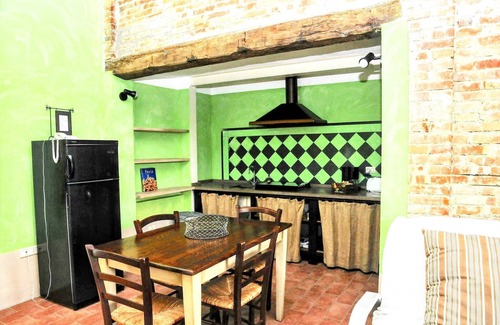 Castiglione del Lago Apartment | Apartment near Lake Trasimeno with Pool