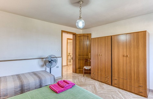 Marina di Felloniche Apartment | Apartment 'Casa Puzzedde' with Sea View, Private Terrace and Wi-Fi