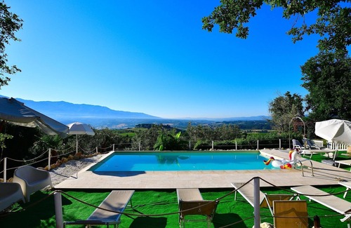 Rignano sull'Arno House | Apartment with pool, Rignano