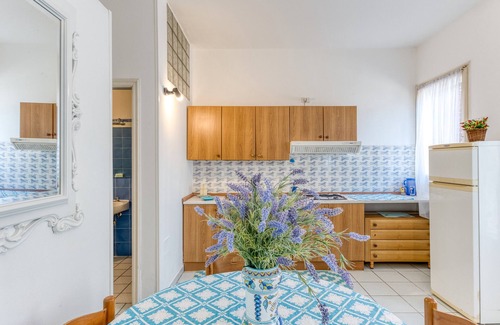 Santa Maria di Leuca Apartment | Apartment 'Trande' with Balcony, Wi-Fi and Air Conditioning