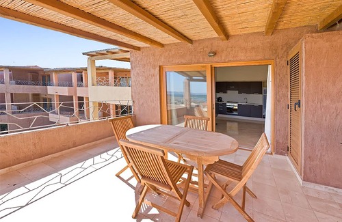 Porto Pozzo Apartment | Apartment with beautiful sea view