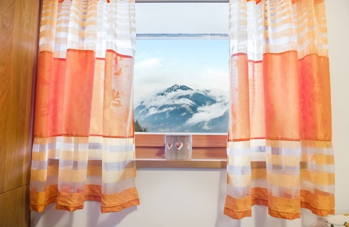 San Leonardo in Passiria Apartment | Apartment “Hofschenke Pfeiftal Almenrausch” with Terrace, Garden & Wi-Fi
