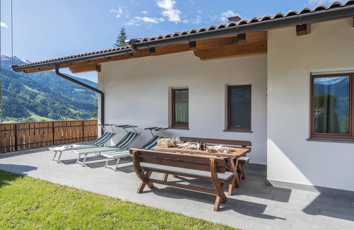 San Martino in Passiria Apartment | Apartment “ Pfandlerhof Rot” with Mountain View, Wi-Fi, Balcony & Garden