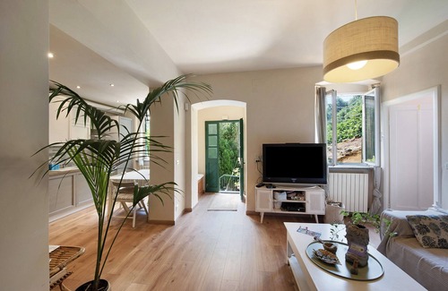 Varazze Apartment | Apartment 'Itaca' with Balcony and Wi-Fi